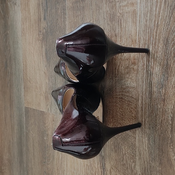 Maroon shiny heels - Picture 2 of 5